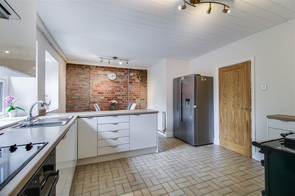 Property photo 3 of 20 Kitchen Diner