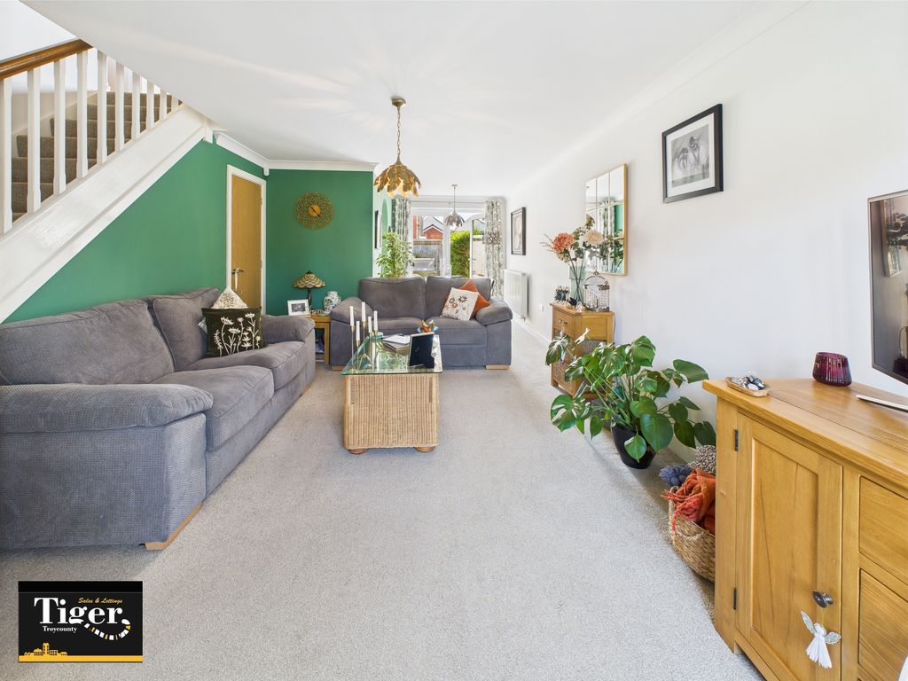 Property photo 3 of 21 Cam02176G0-Pr0589-Still002