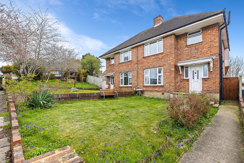 Property photo 1 of 11 Front (Exterior)