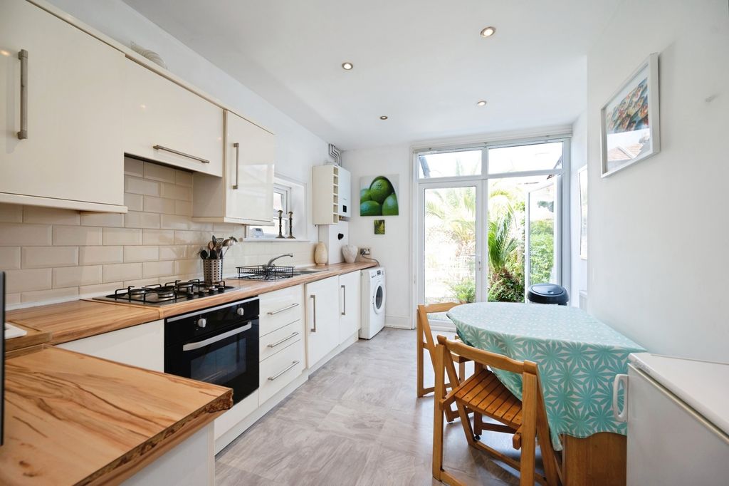Property photo 3 of 14 Pbox-Img.Jpg