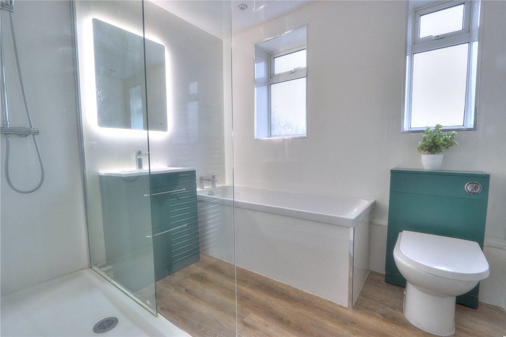 Property photo 3 of 10 Picture No. 02