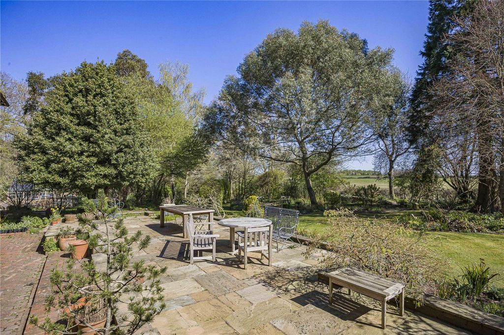 Property photo 2 of 18 Terrace