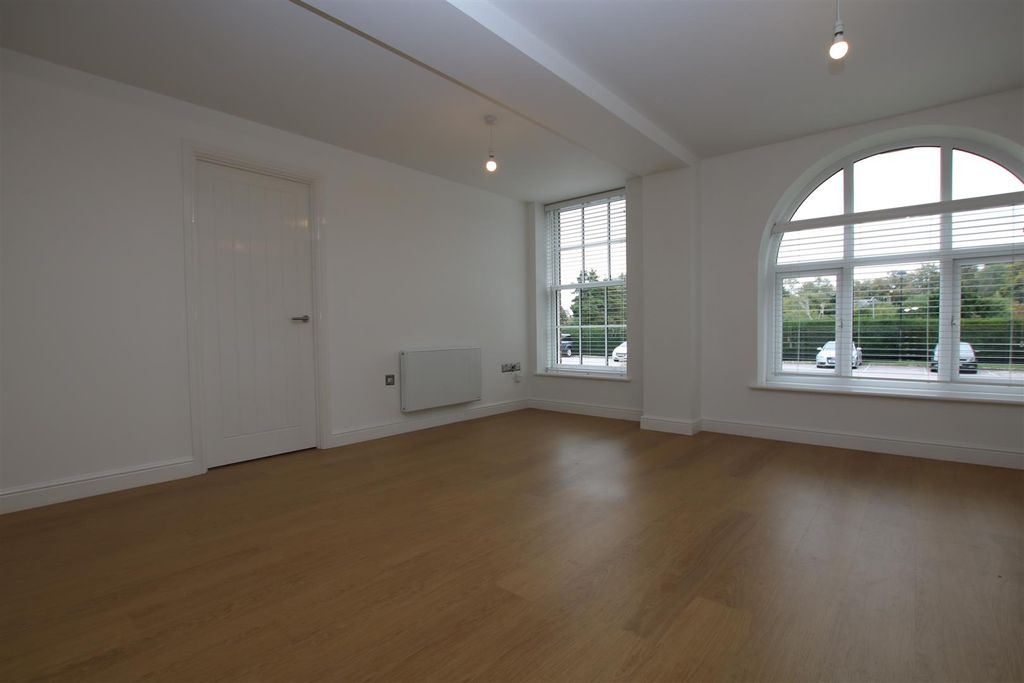 Property photo 2 of 12 Open Plan Living 3.Jpg