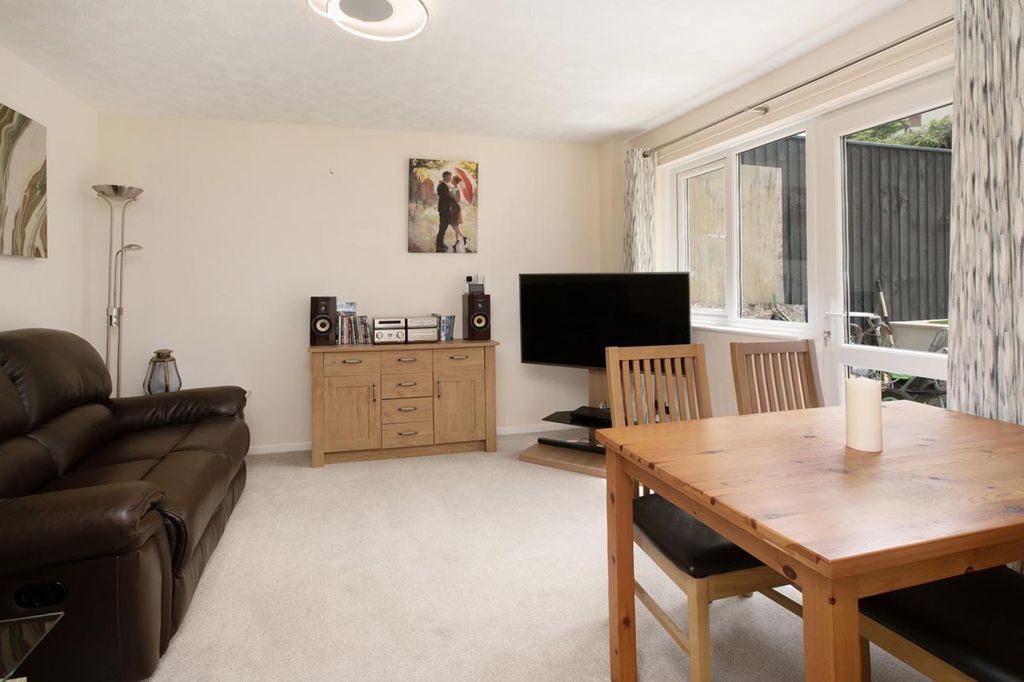 Property photo 3 of 19