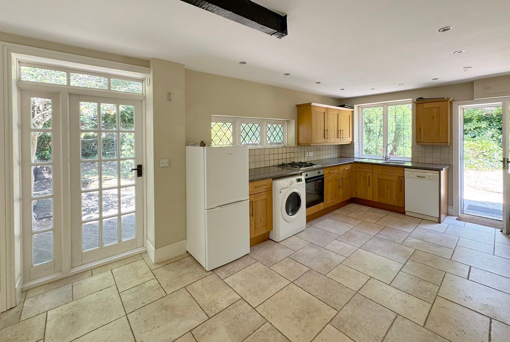 Property photo 2 of 10 Ec Kitchen 1