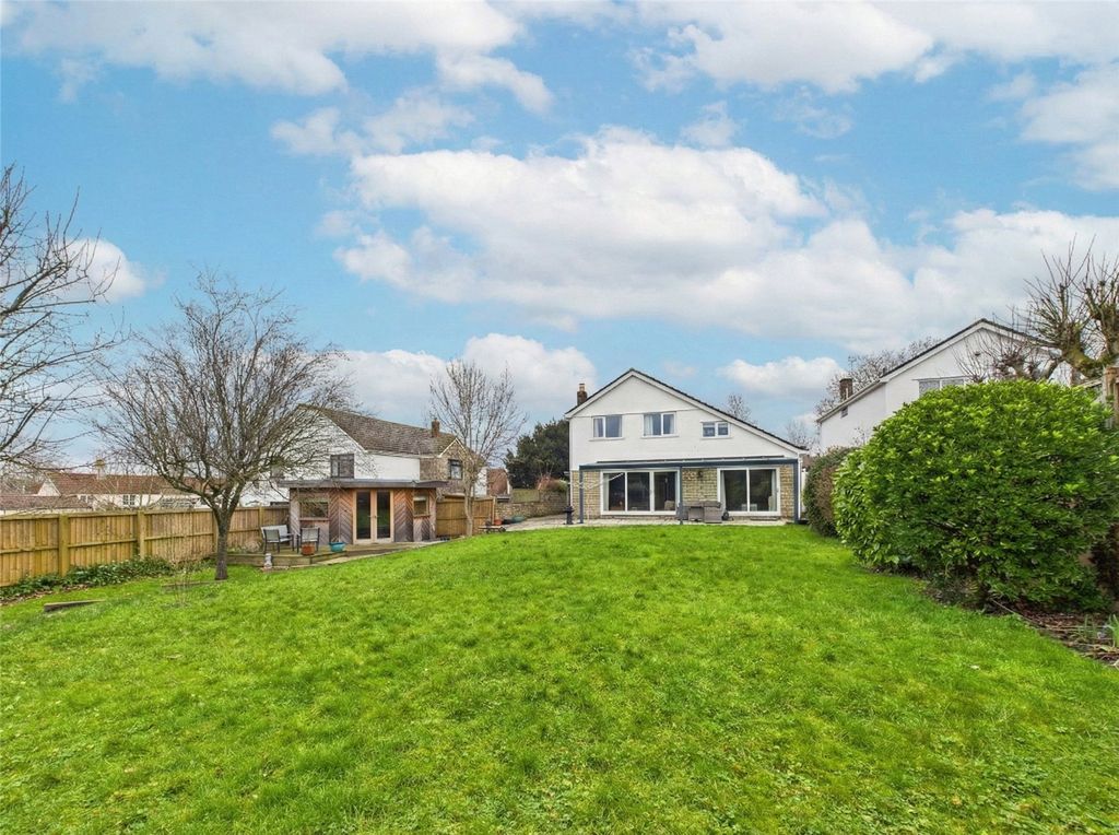 Property photo 3 of 22 Picture No. 32