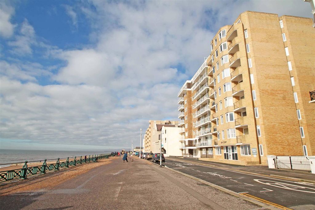 Property photo 1 of 20 Spa Court