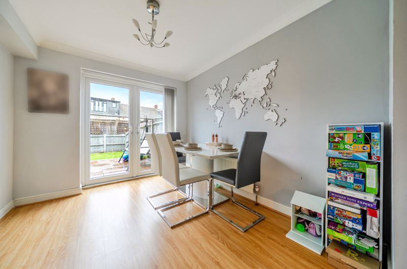 Property photo 3 of 19 Dining Area