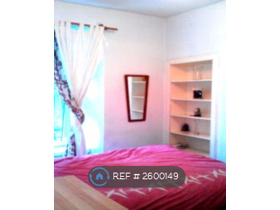 Property photo 3 of 4 Double Bedroom