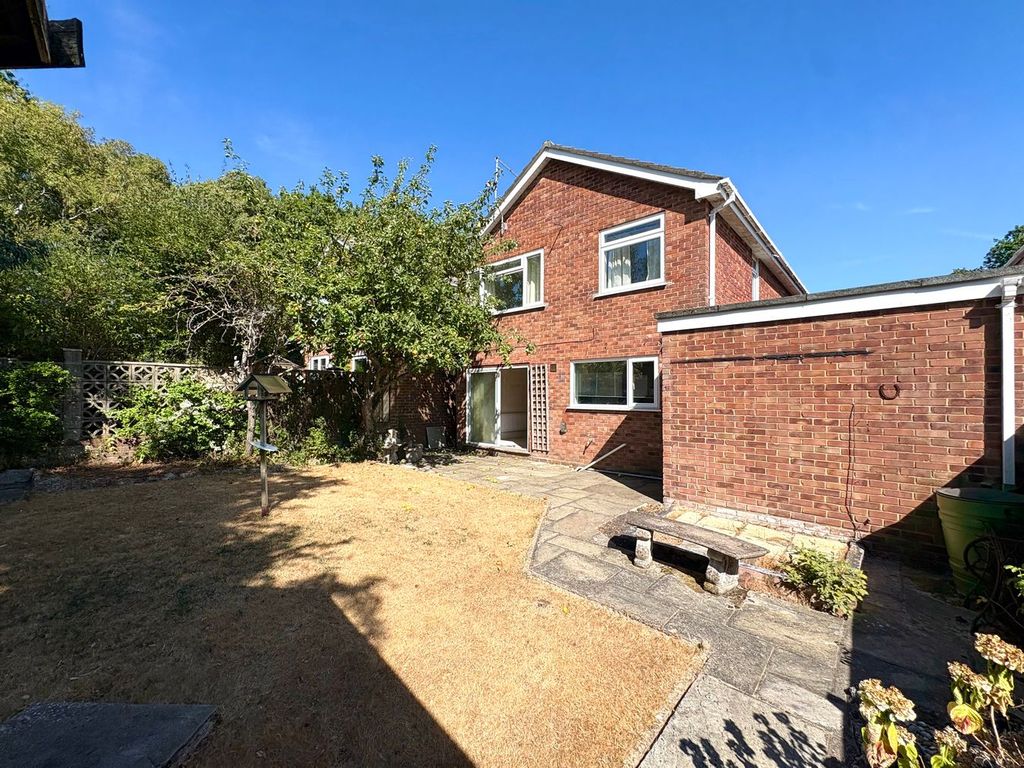 Property photo 2 of 28