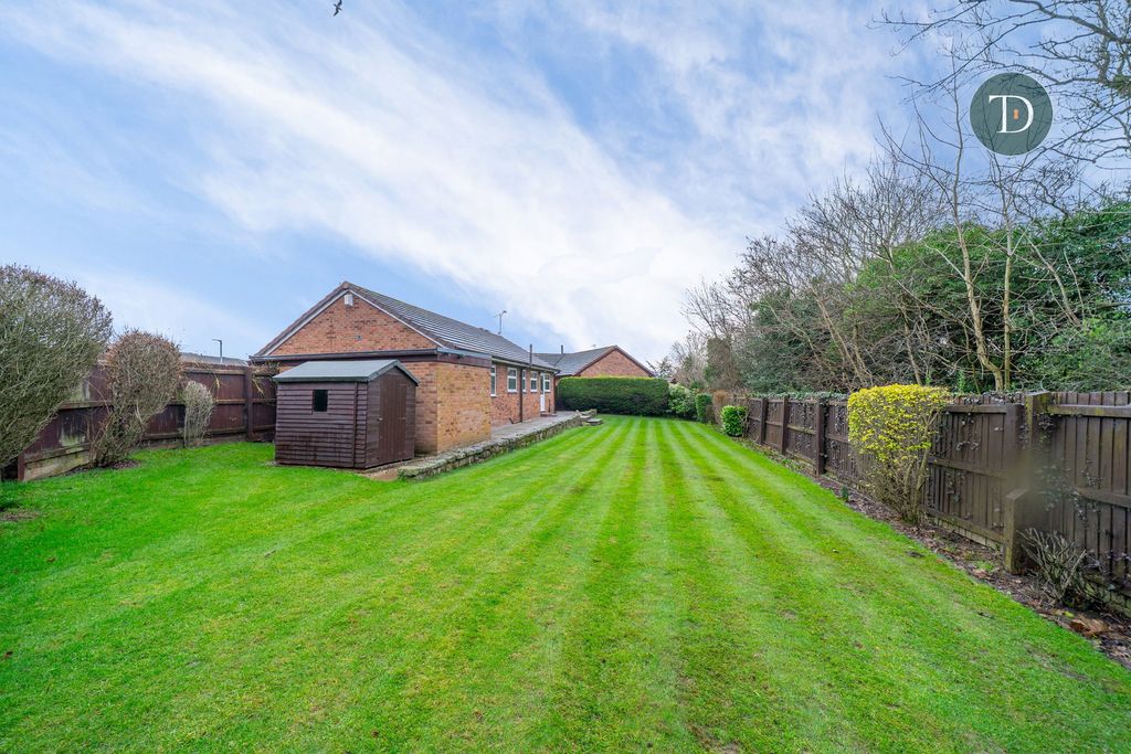 Property photo 2 of 21