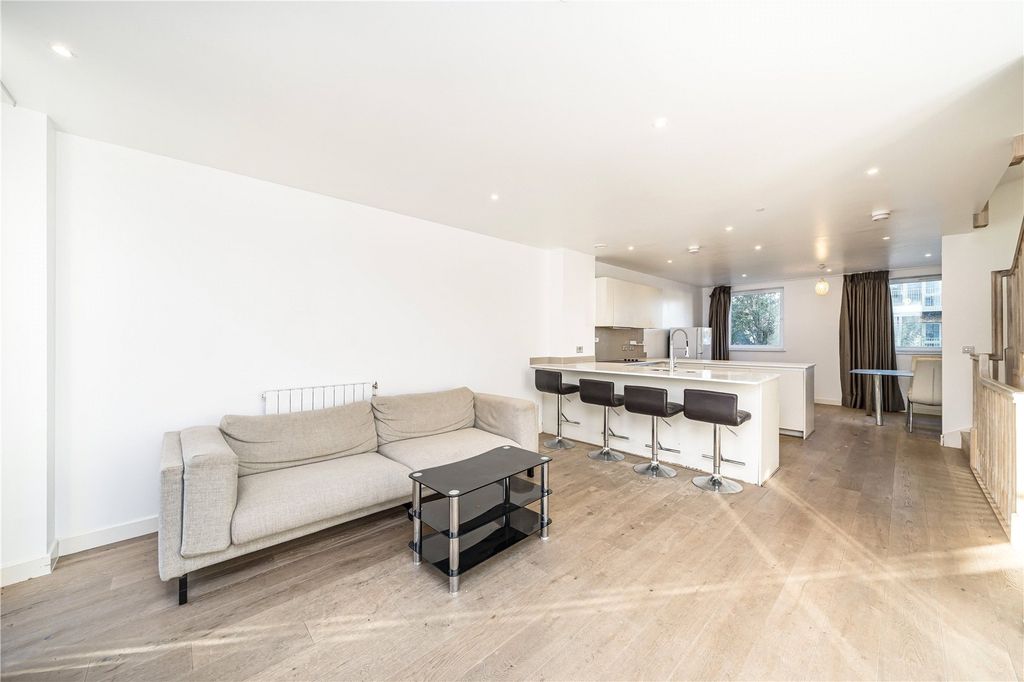 Property photo 2 of 11 Picture No. 22