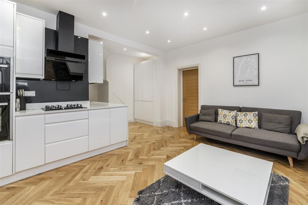 Property photo 1 of 18 Helliwell & Co