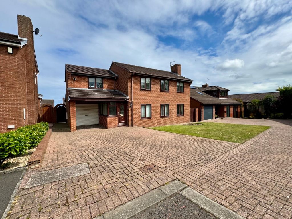 Property photo 1 of 37 679220Cb-9F5E-4221-9cd7-58607477Fa9d