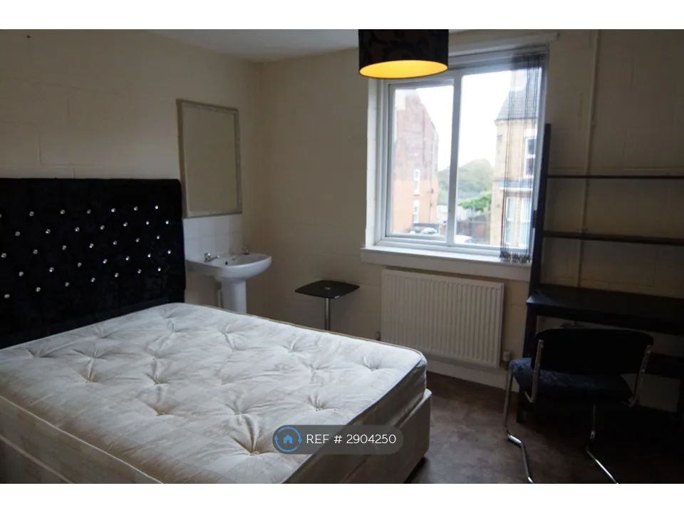 Apartment in Liverpool, Edge Hill - More