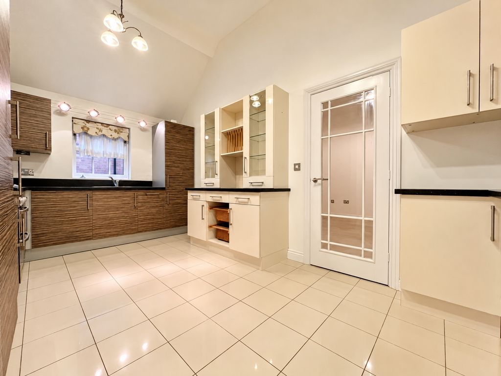 Property photo 3 of 24 Picture No. 69