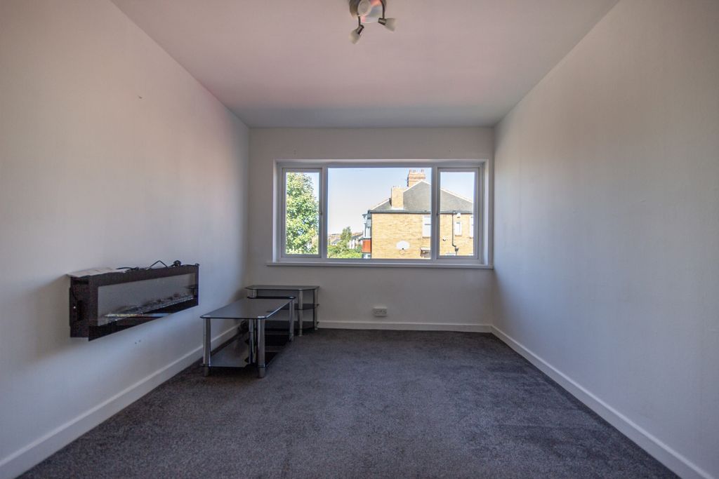 Property photo 2 of 8 2
