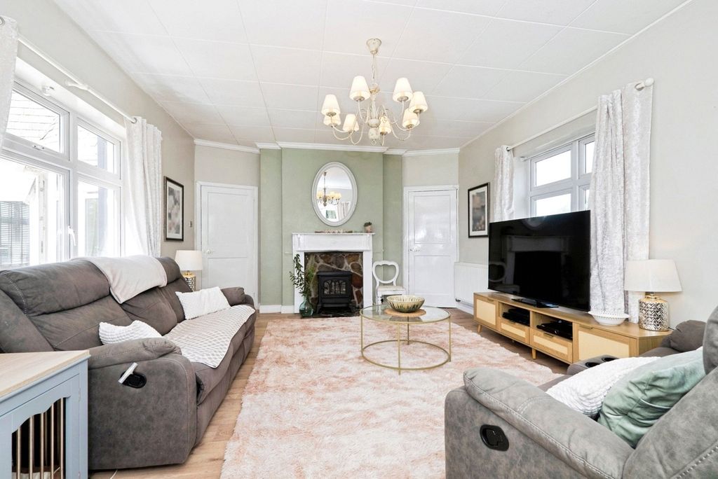 Property photo 3 of 21 Pbox-Img.Jpg