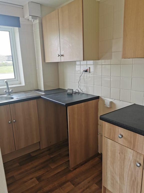 Property photo 3 of 12 Kitchen