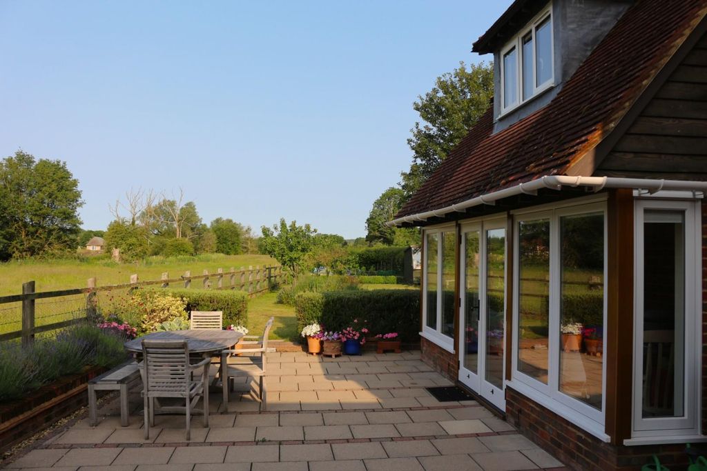 Property photo 2 of 20 Garden