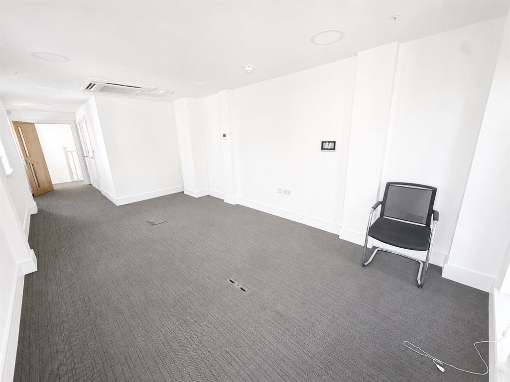 Property photo 3 of 6 Bed (2A).Png
