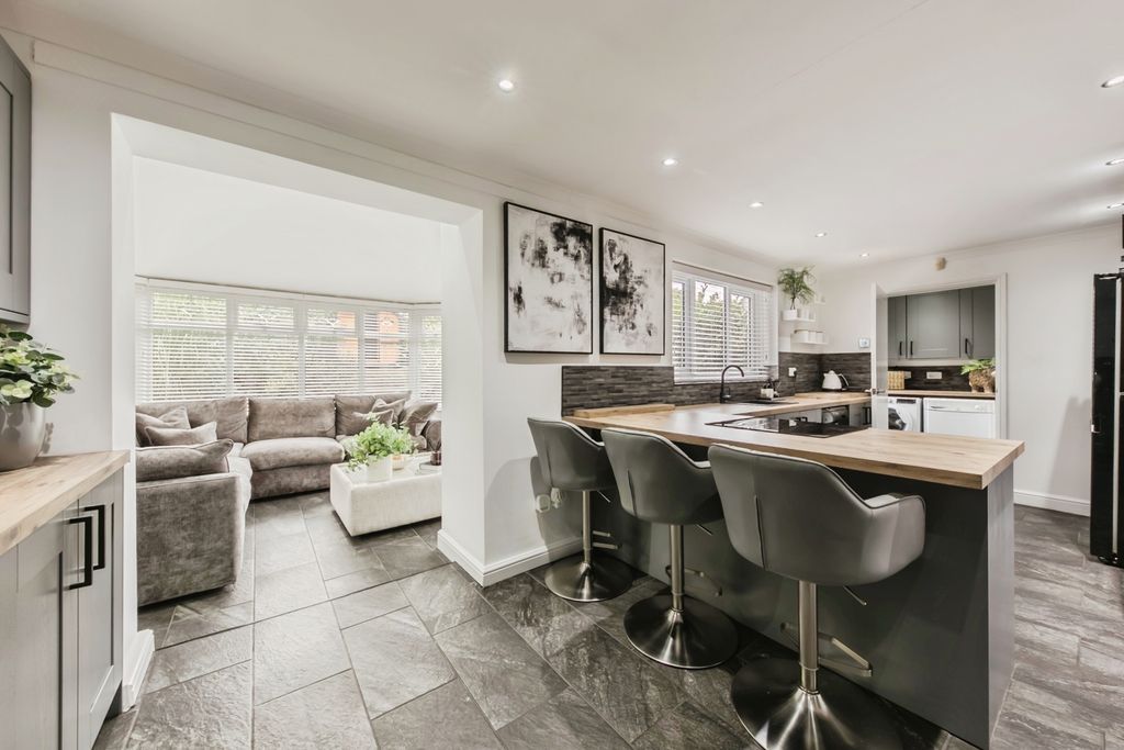 Property photo 2 of 38 Pbox-Img.Jpg