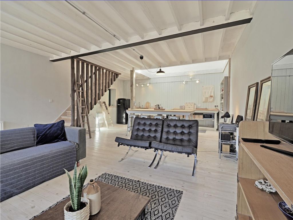 Property photo 2 of 13 Lounge/Kitchen