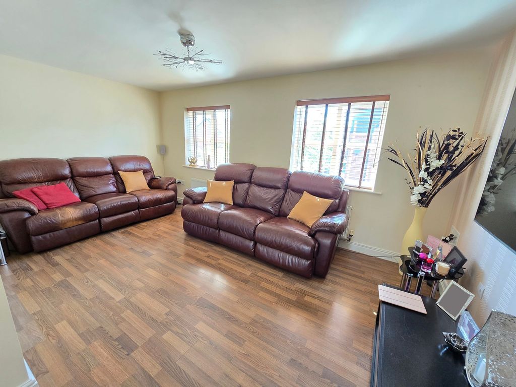 Property photo 3 of 18