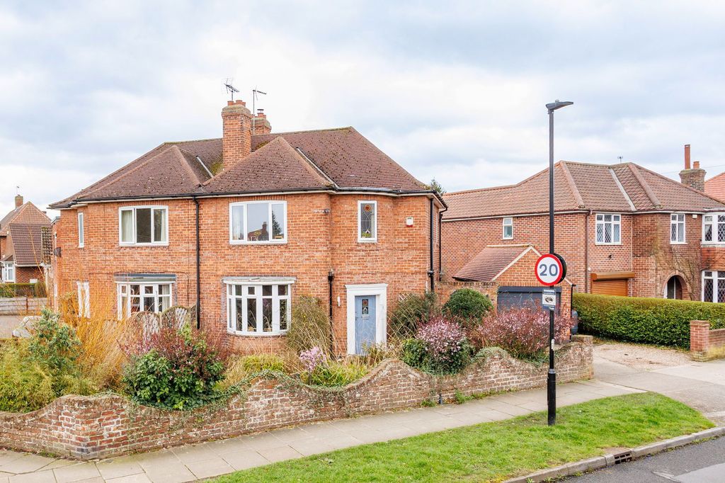 Property photo 1 of 21