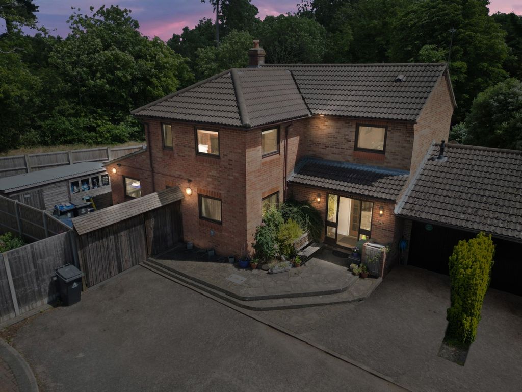 Property photo 1 of 20 Night View