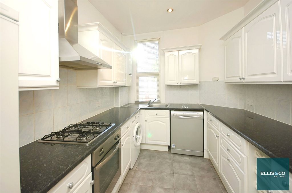 Property photo 2 of 6 Picture No. 15