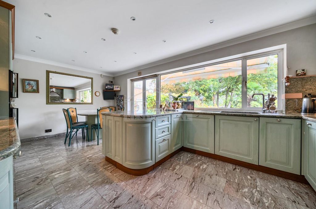 Property photo 3 of 30 08B27B1A-10Dd-4311-8Ed9-119Cf9Aef704.Jpg