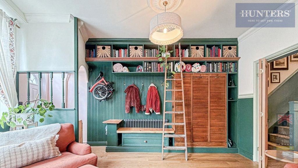 Property photo 2 of 25 Pbox-Img.Jpg