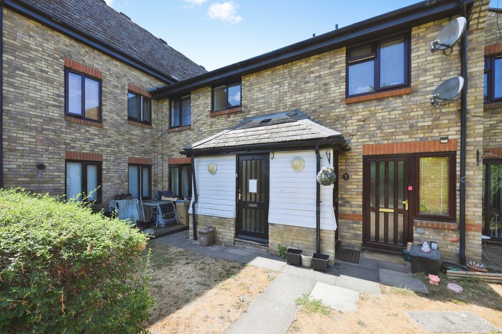 Property photo 2 of 10