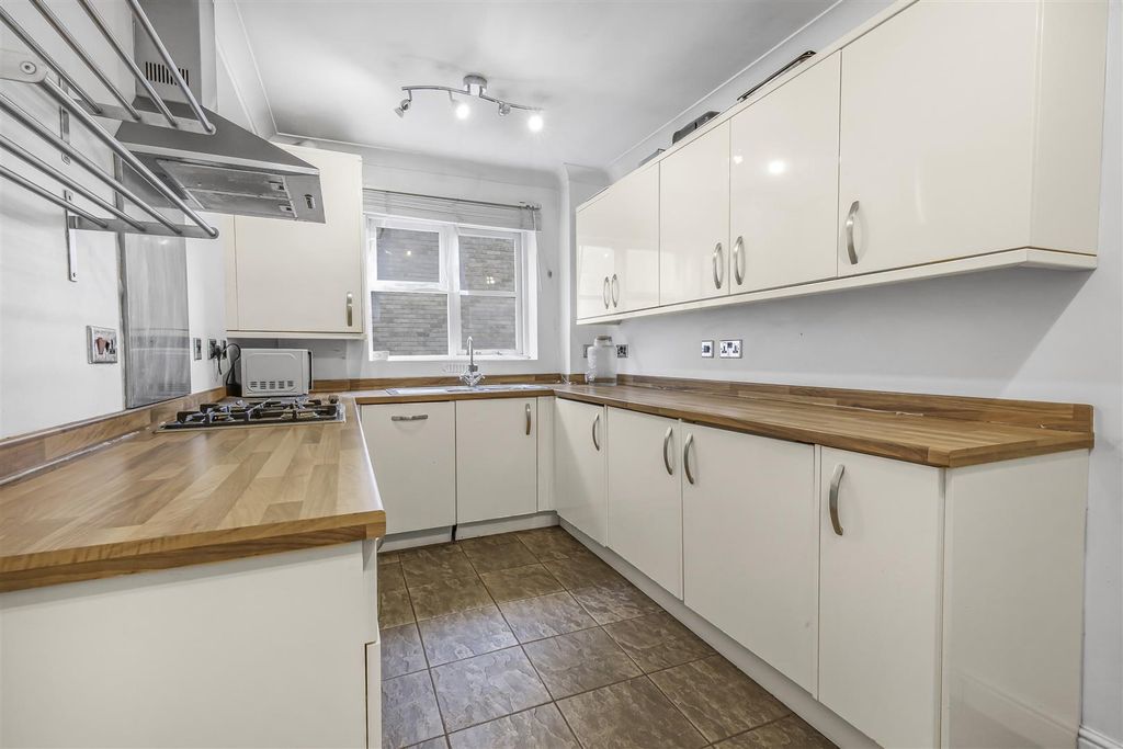 Property photo 2 of 14 1557053230 - 13.Jpg