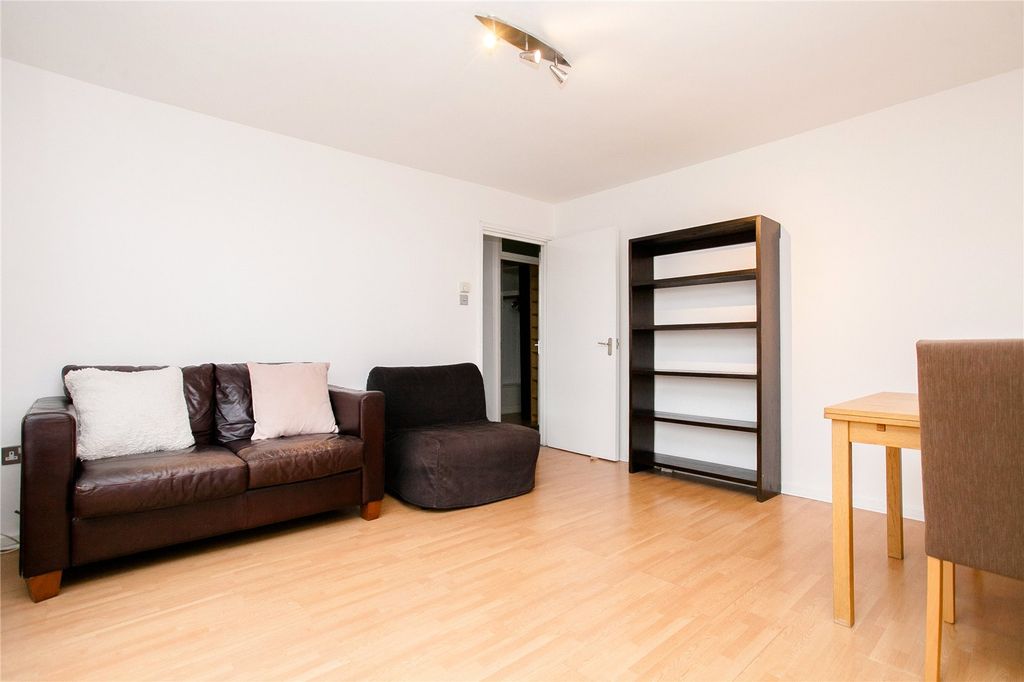 Property photo 3 of 11