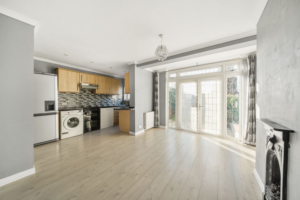 Property photo 2 of 14 1397573-8-6967A17...