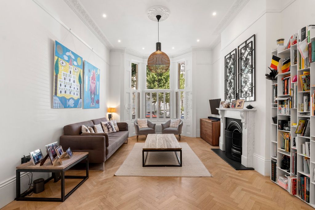 Property photo 1 of 19