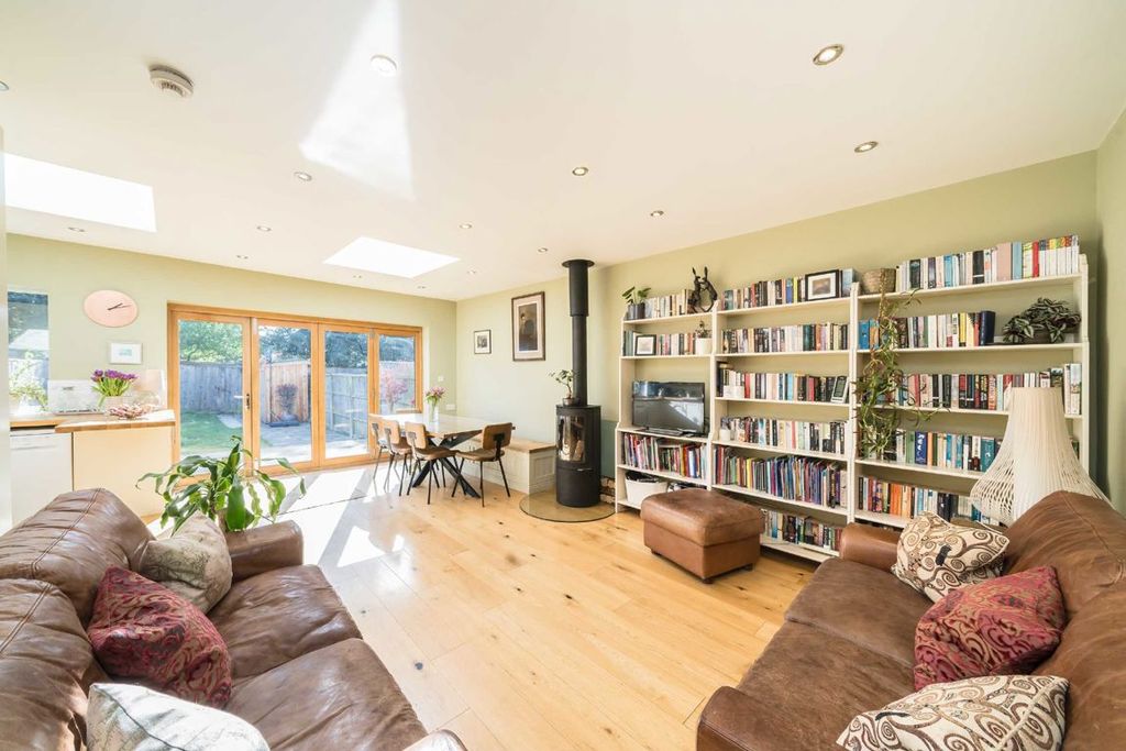 Property photo 3 of 10