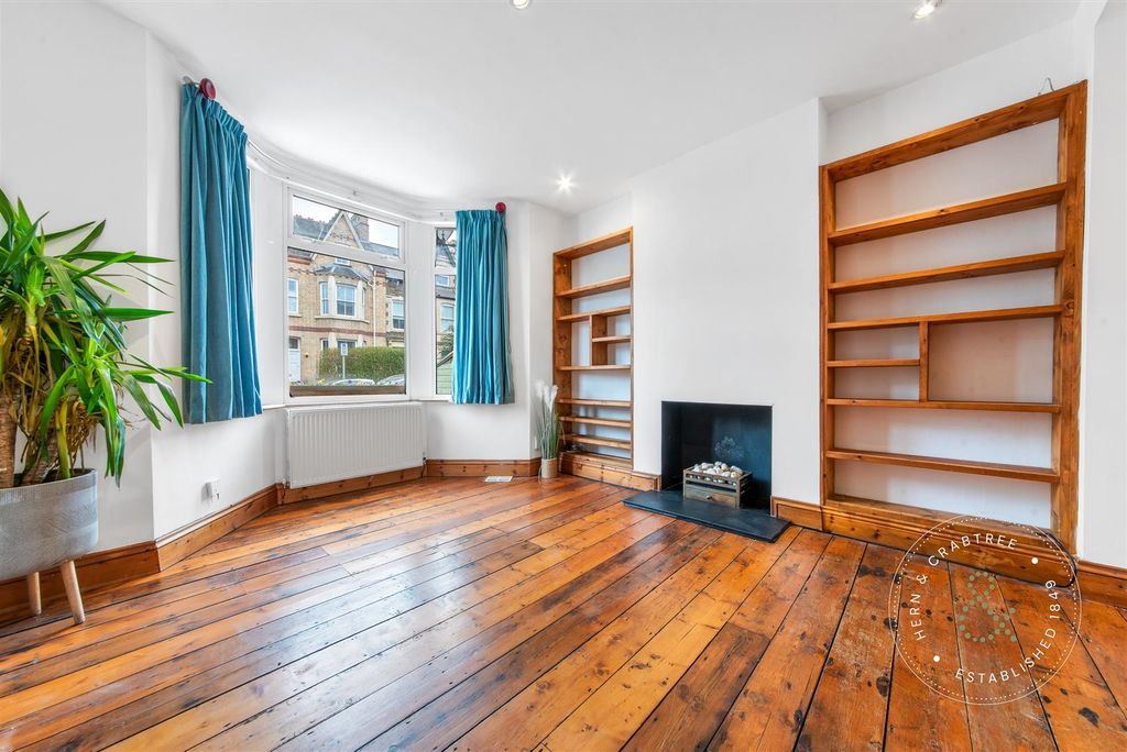 Property photo 3 of 33 Kings-Road-16.Jpg