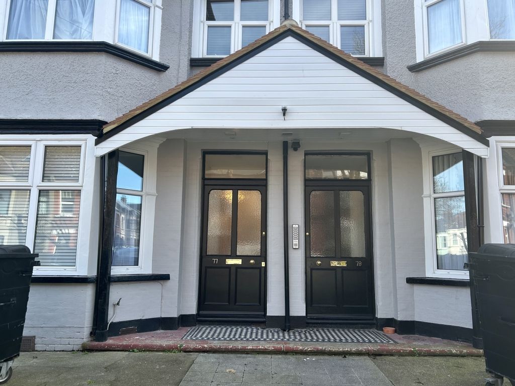 Property photo 2 of 13 Norfolk Main Ll