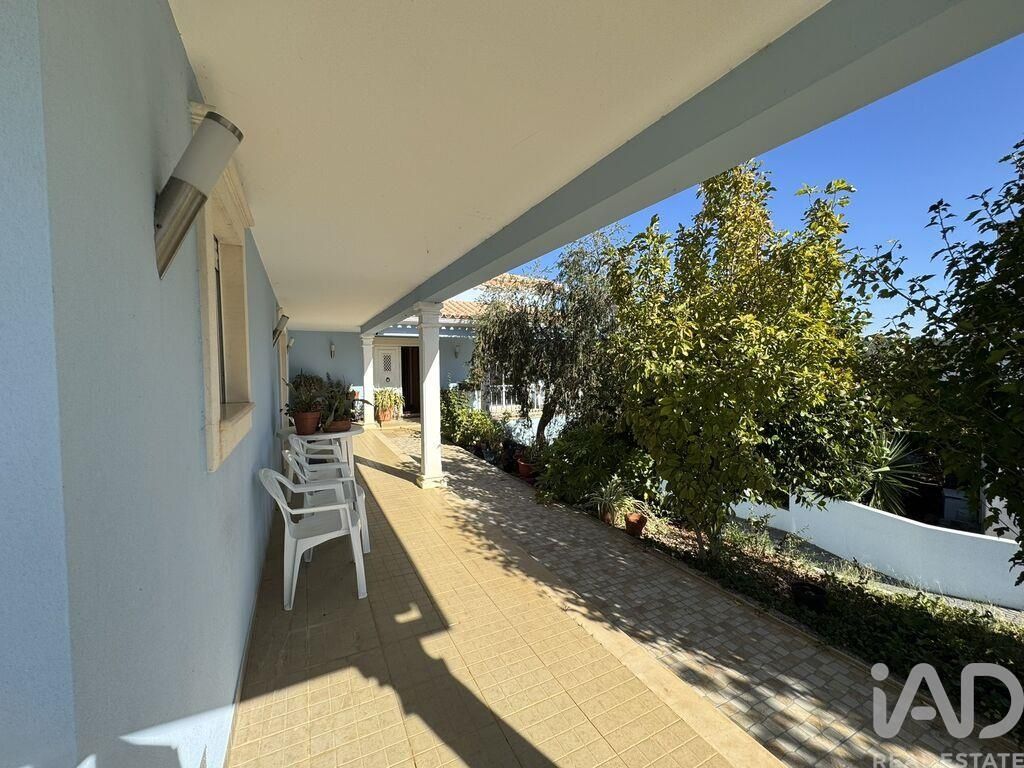 Property photo 3 of 40