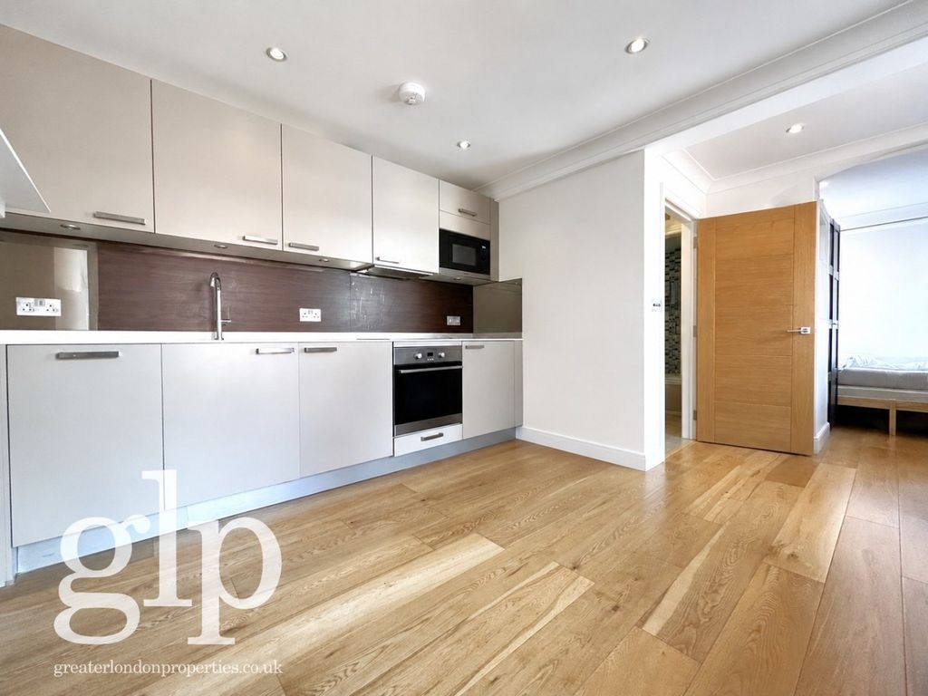 Property photo 3 of 12 2708895