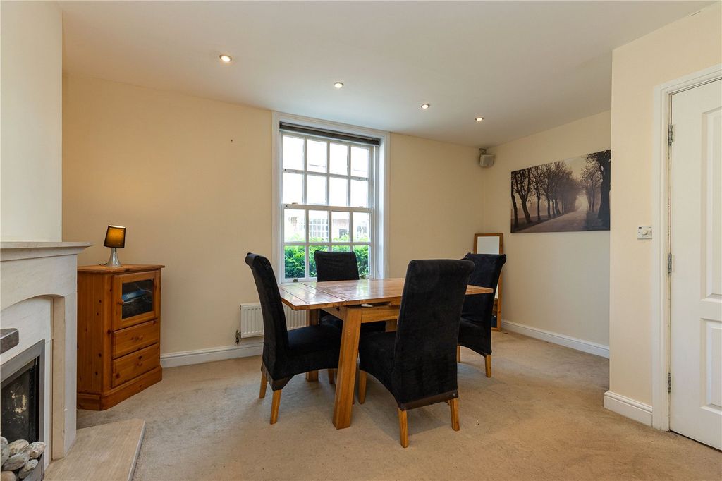 Property photo 3 of 11 Dining Room