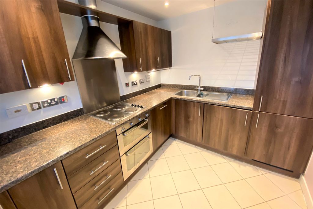 Property photo 2 of 24