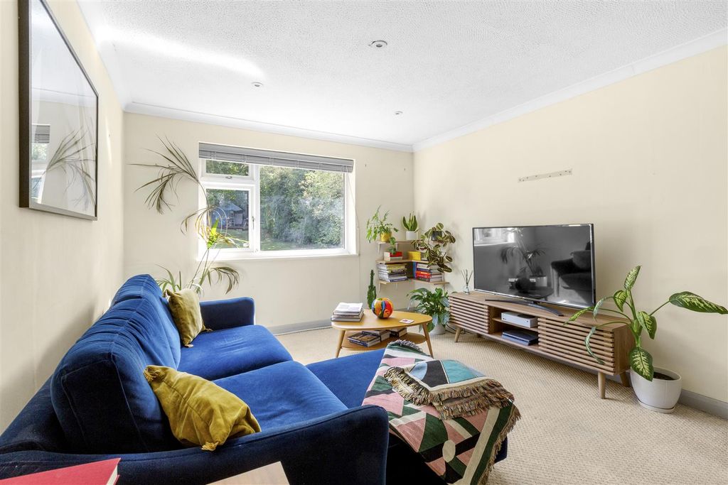 Property photo 2 of 13 Normans Court, Micklefield Rd-7.Jpg