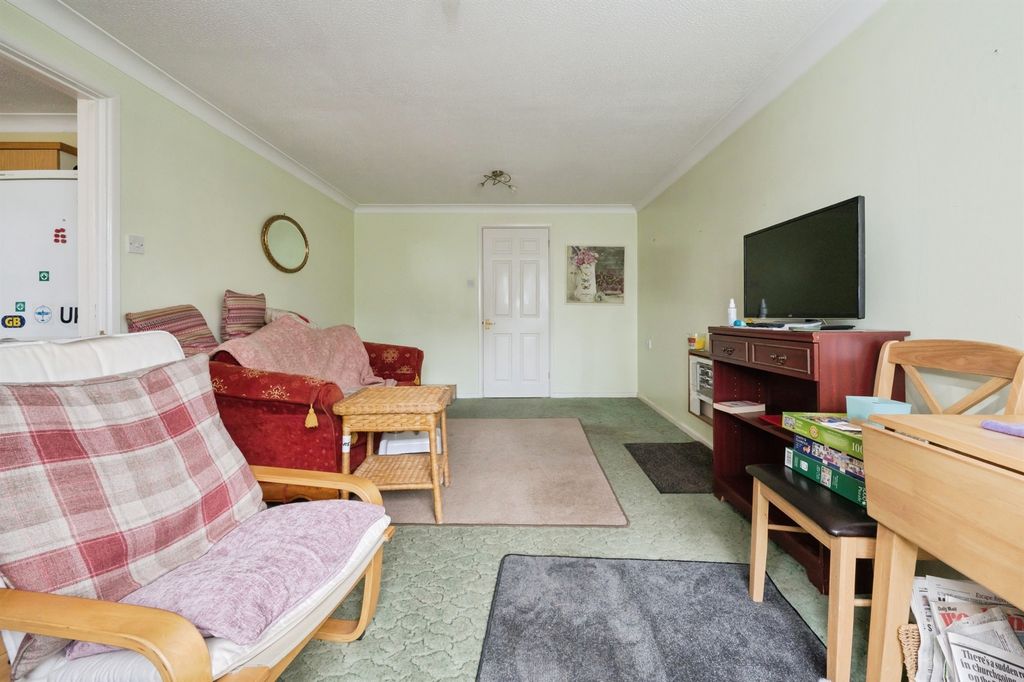 Property photo 3 of 11