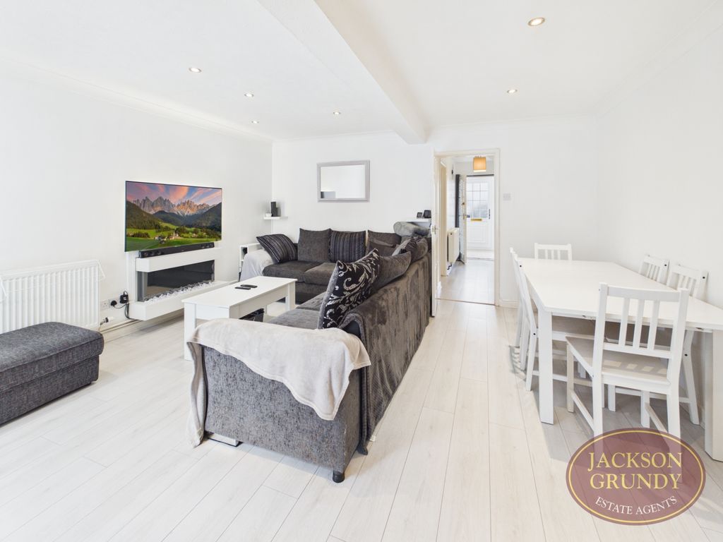 Property photo 3 of 18 Park Lane