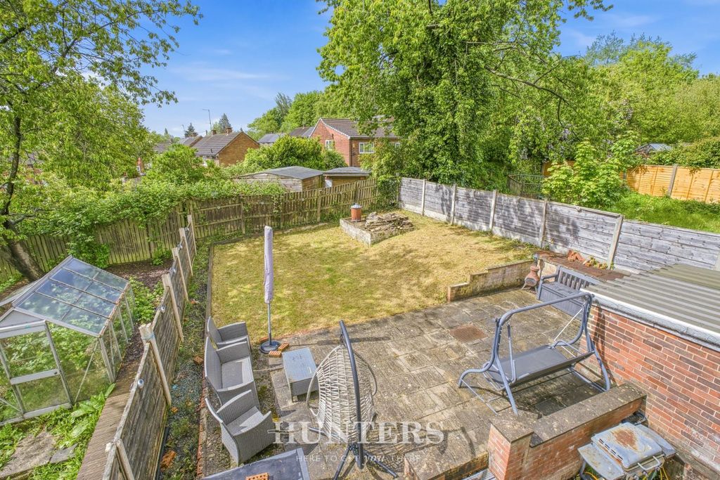 Property photo 2 of 18 Whalley Road (17).Jpg