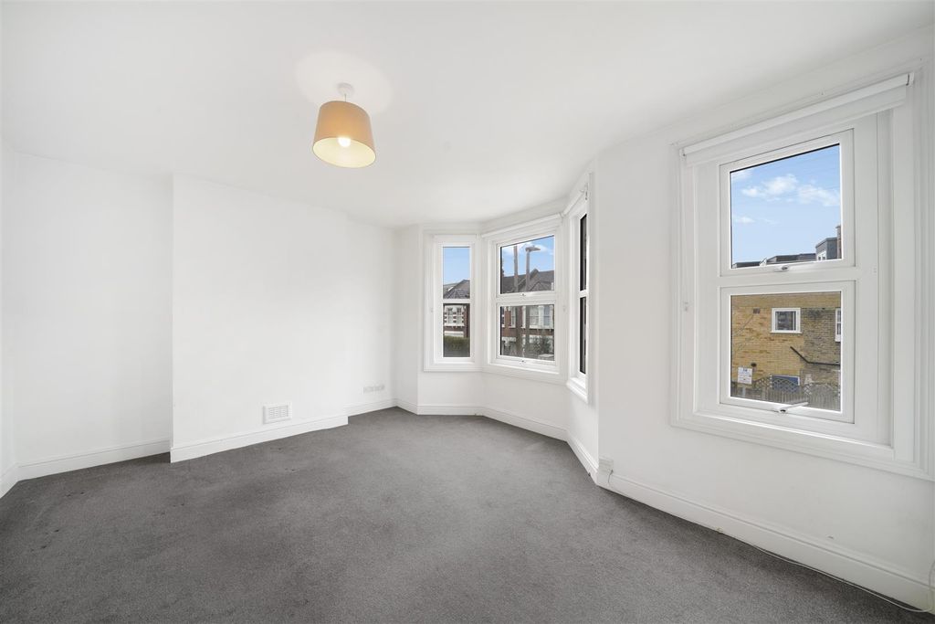 Property photo 2 of 17 Bendemeer Road